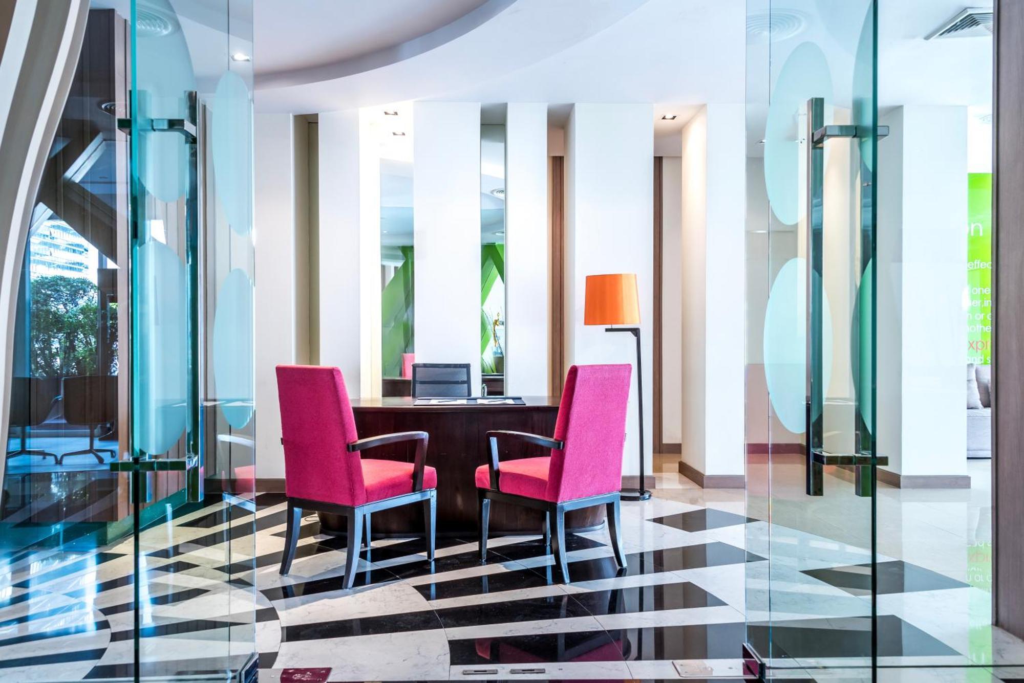 Hilton Garden Inn Bangkok Silom Exteriér fotografie
